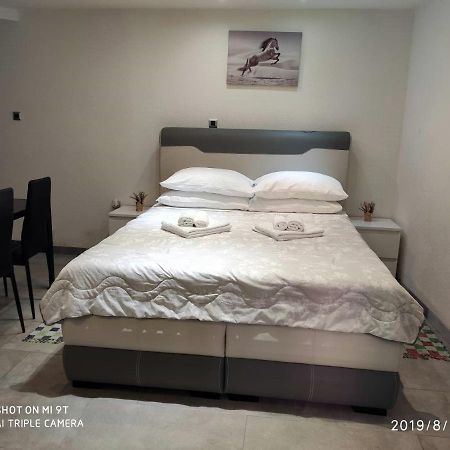 Apartament Крес Екстериор снимка