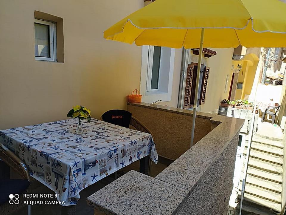 Apartament Крес Екстериор снимка