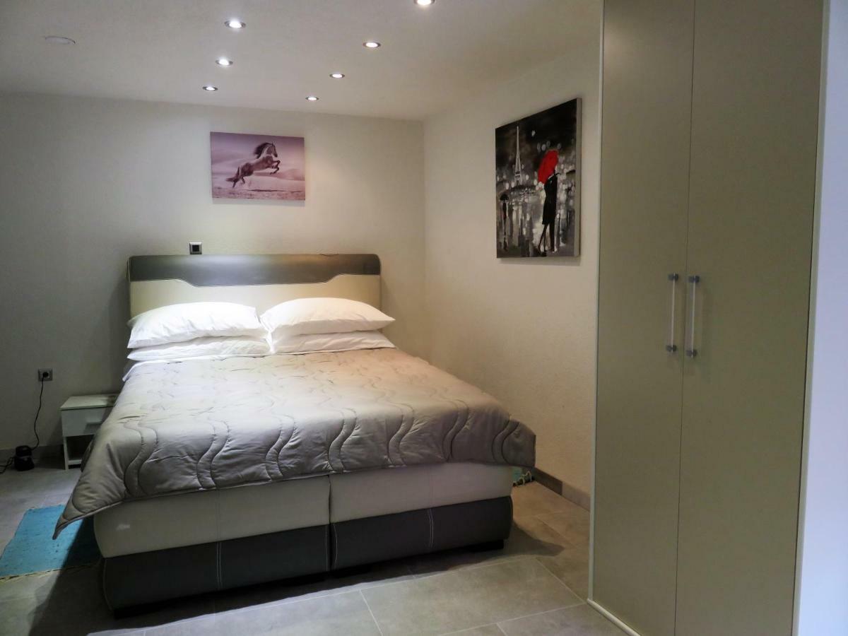 Apartament Крес Екстериор снимка