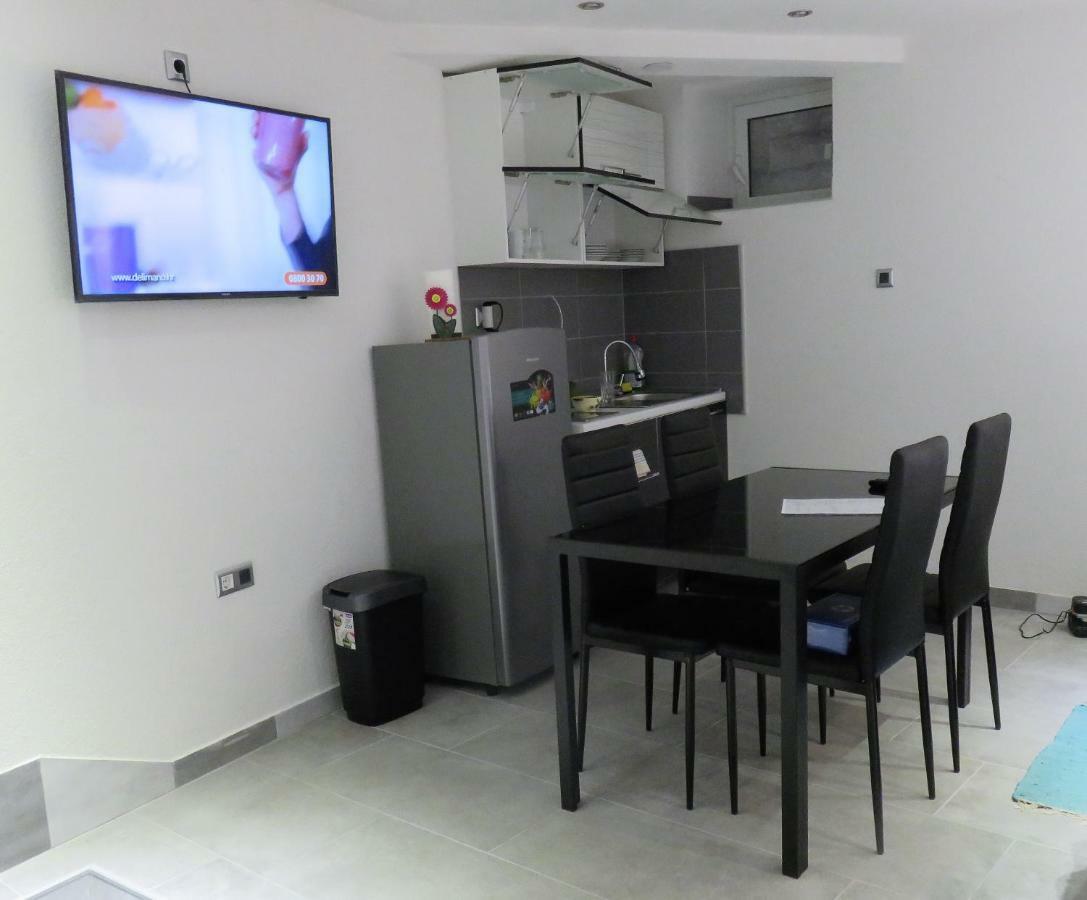 Apartament Крес Екстериор снимка
