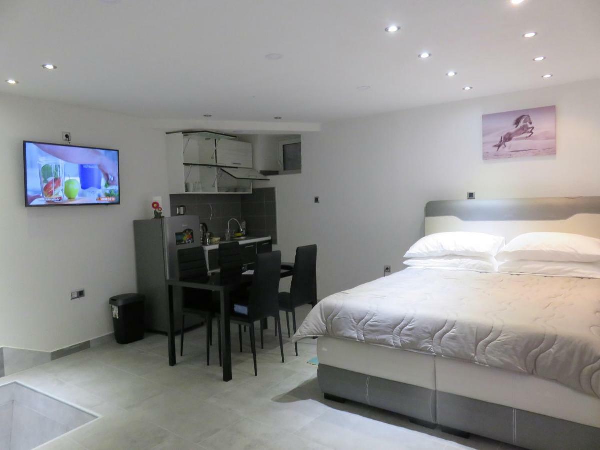 Apartament Крес Екстериор снимка