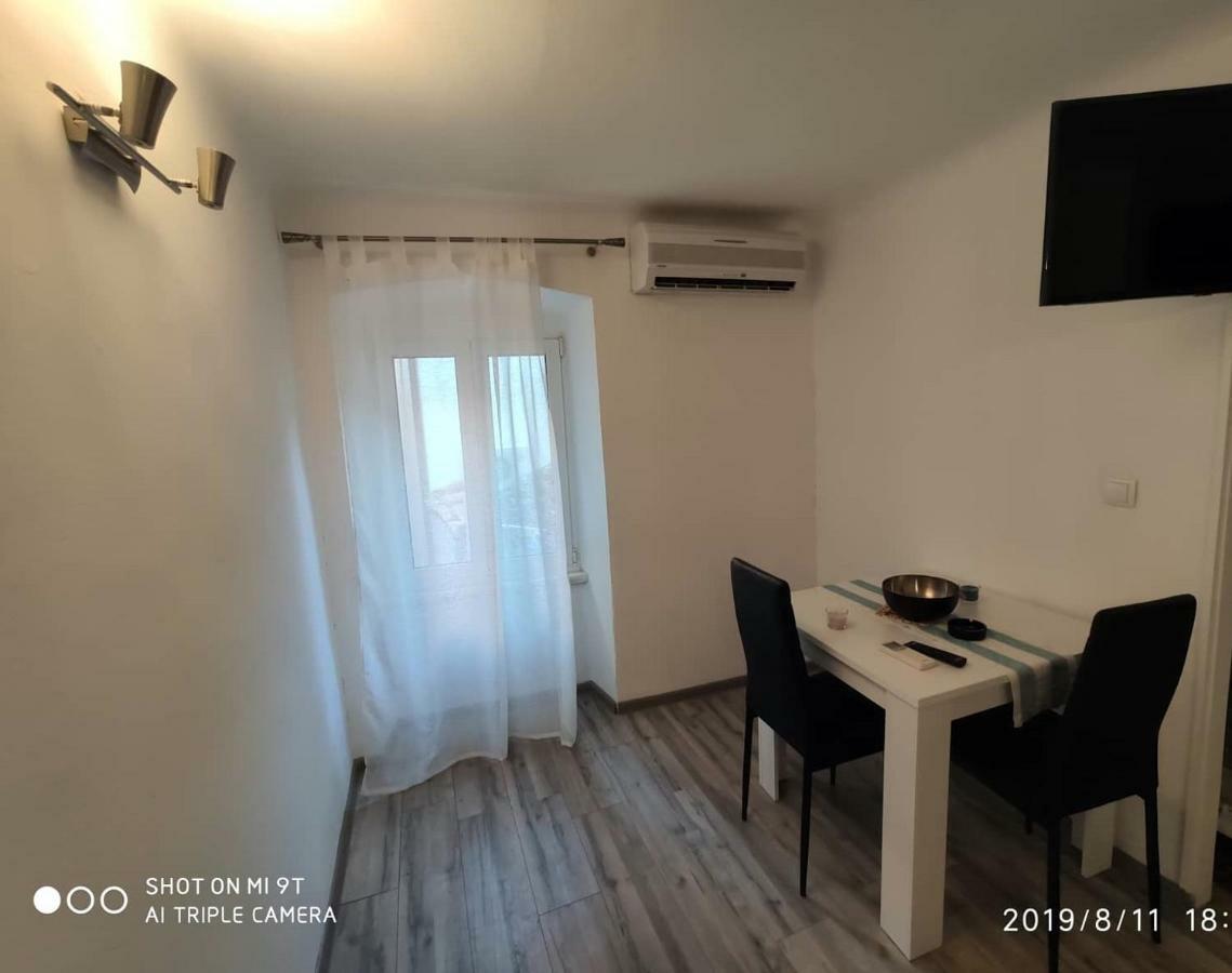 Apartament Крес Екстериор снимка