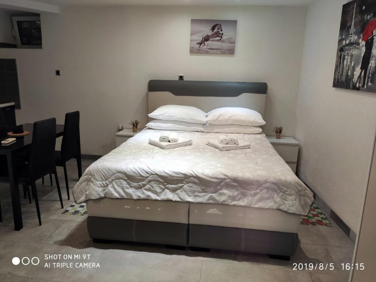 Apartament Крес Екстериор снимка